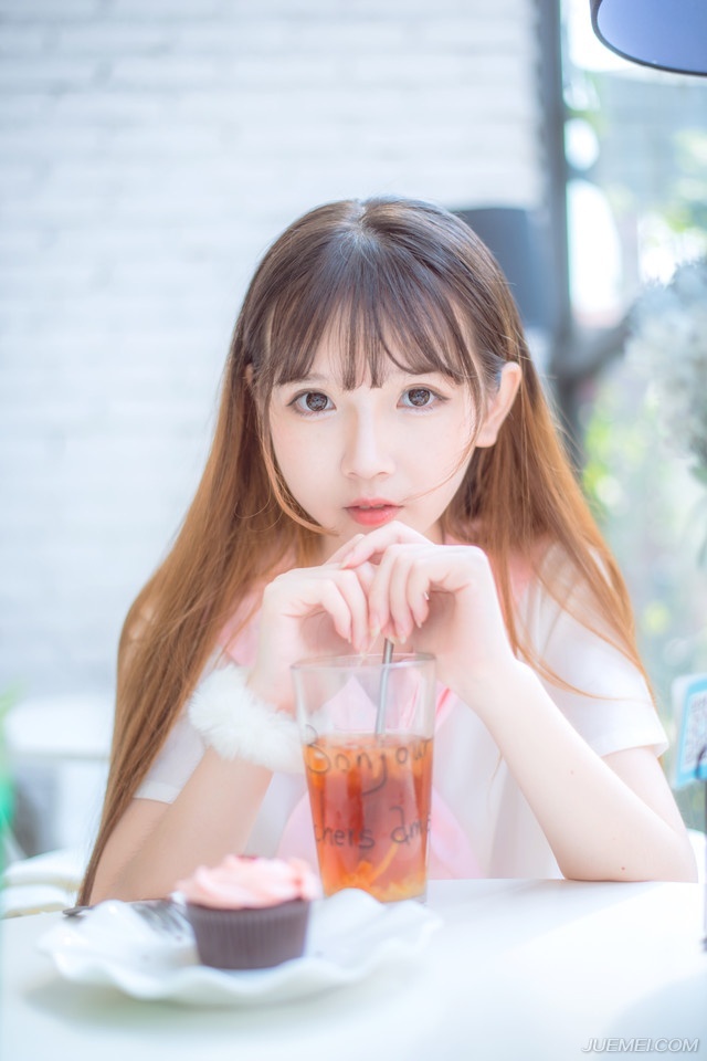 “这……”斥候苦涩的看了邓贤一眼。